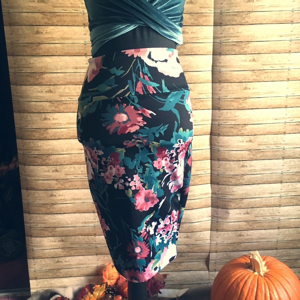 Gorgeous high waist skirt